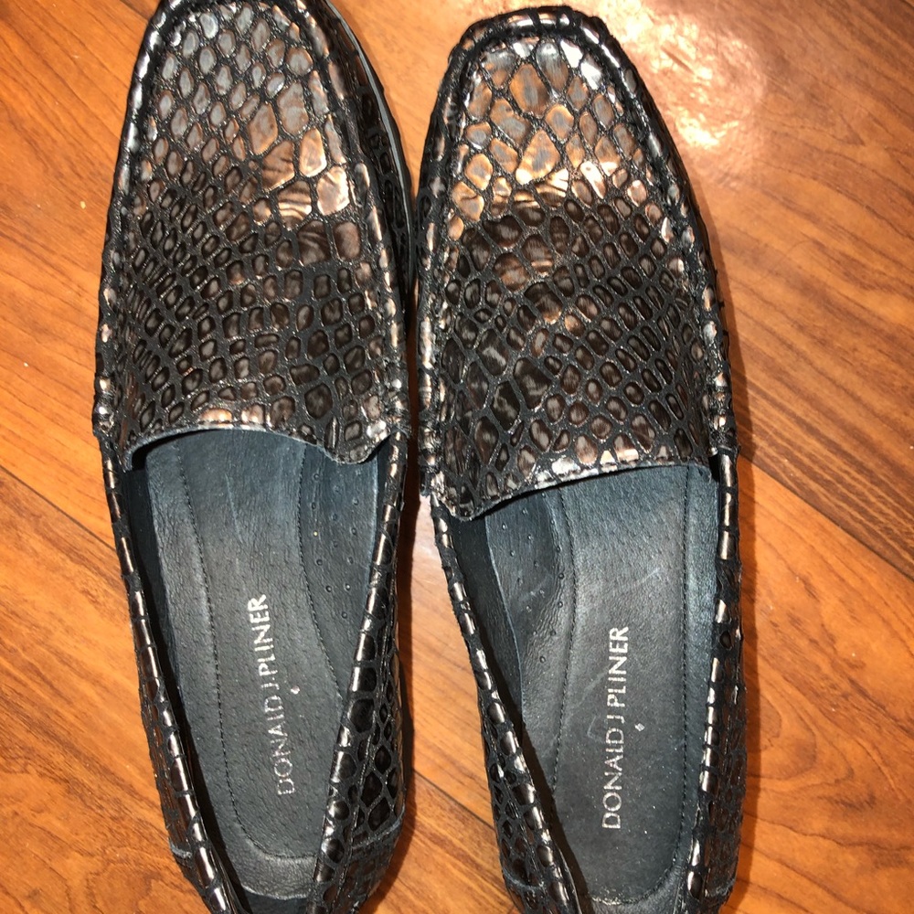DONALD PLINER WOMEN’S LOAFERS